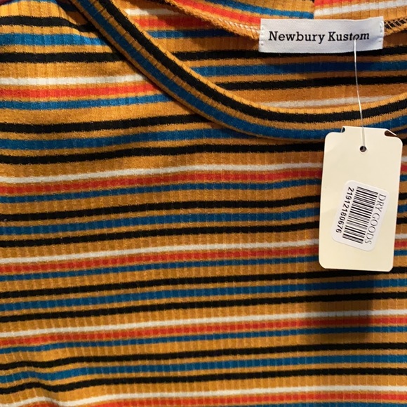 Top - Picture 2 of 2